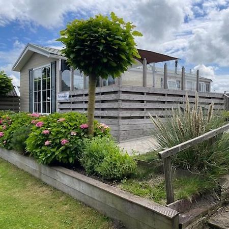 Chalet Makkum C99B Met Prive Gelegen Tuin Aan Het Water Exterior foto