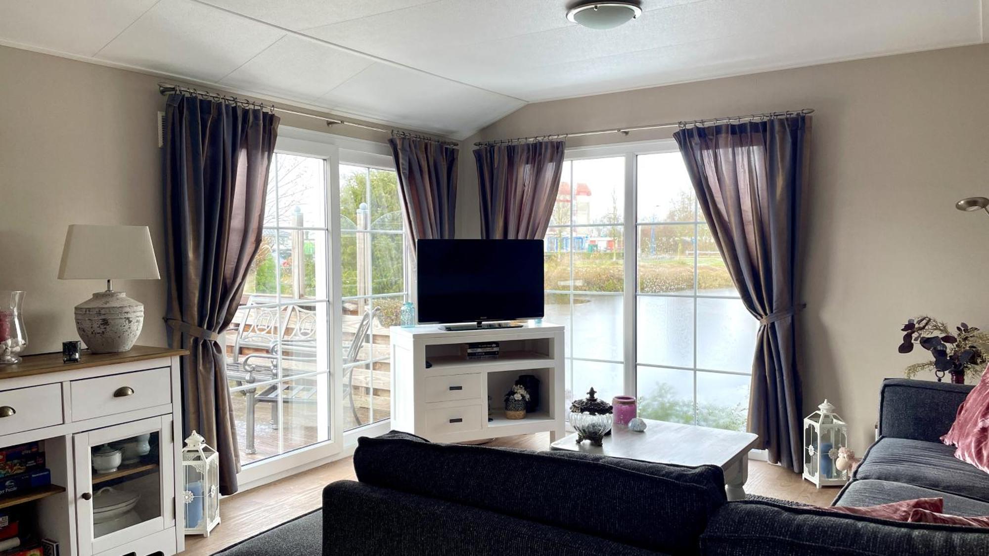 Chalet Makkum C99B Met Prive Gelegen Tuin Aan Het Water Exterior foto
