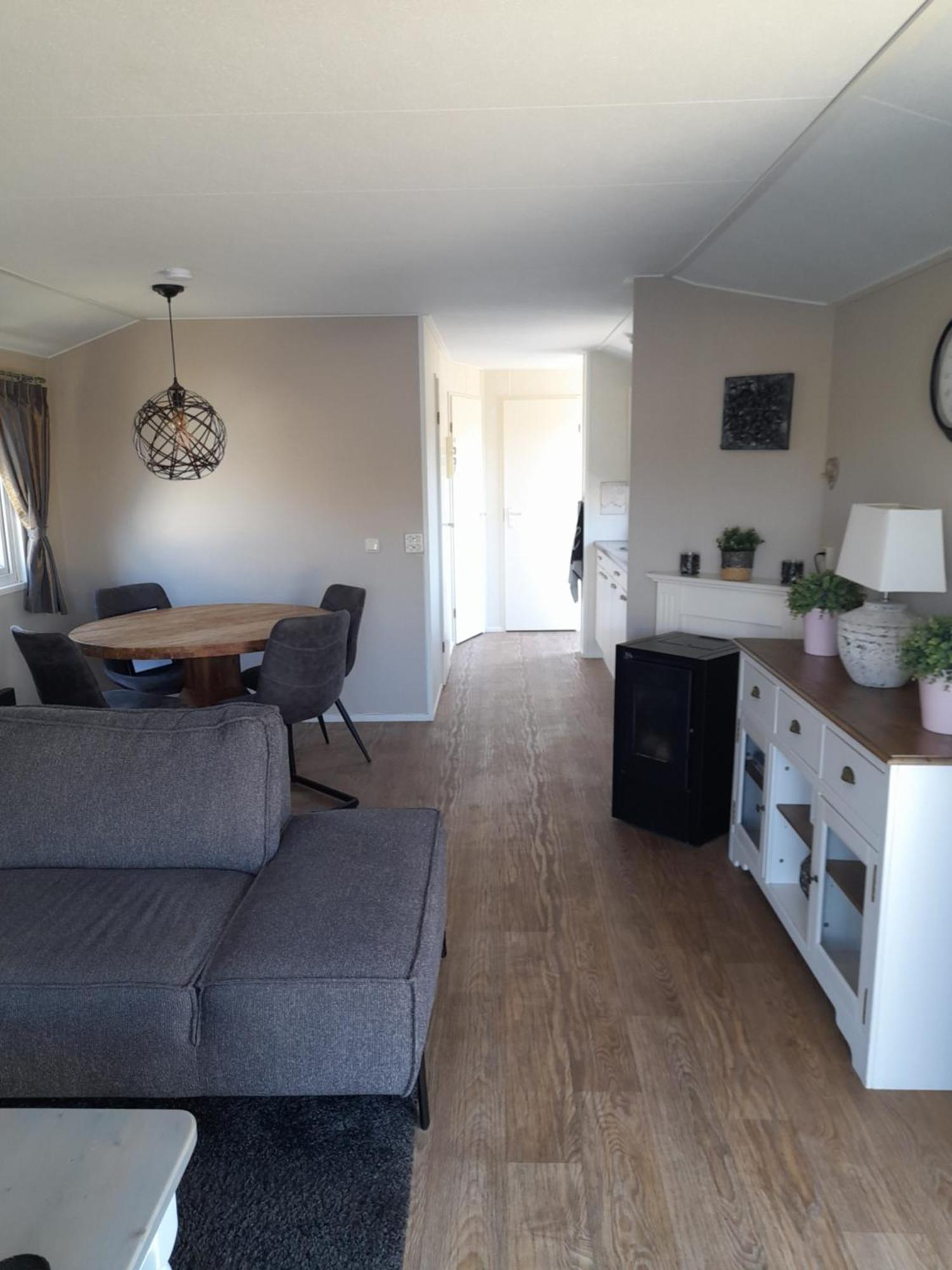 Chalet Makkum C99B Met Prive Gelegen Tuin Aan Het Water Exterior foto